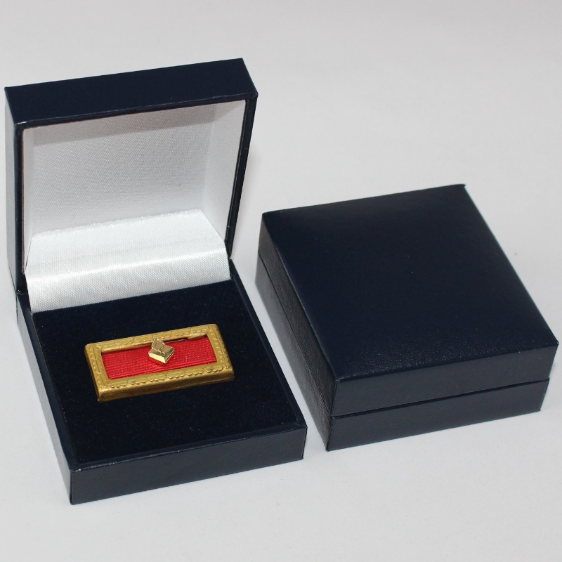 Punkt V-04 firkantet PU Læderkasse til mønter og emblemer, manchetknapper, slipseklip osv.63*68*28, vægt omkring 50g